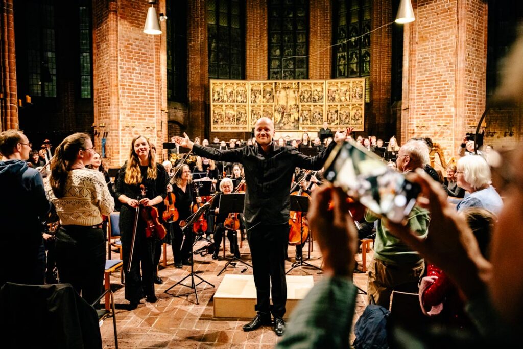 Orchester in einer Kirche